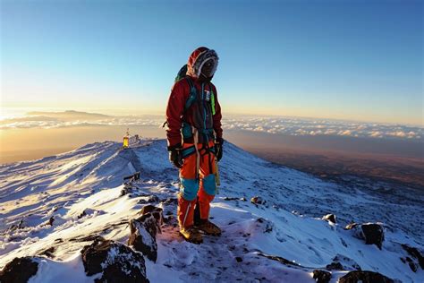  Le Mont Liangshan: Défis épiques et panoramas époustouflants !