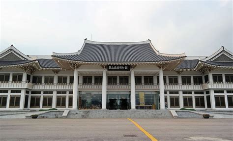  Le Musée du Kimchi à Gwangju : Un Voyage Olfactif et Gourmand à Travers l'Histoire Coréenne!