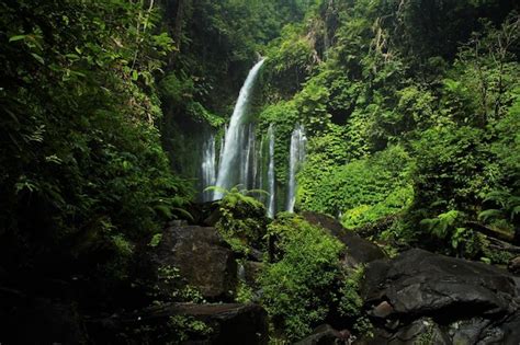 Les chutes d'eau de Miyi : Un spectacle naturel grandiose et une oasis de tranquillité !